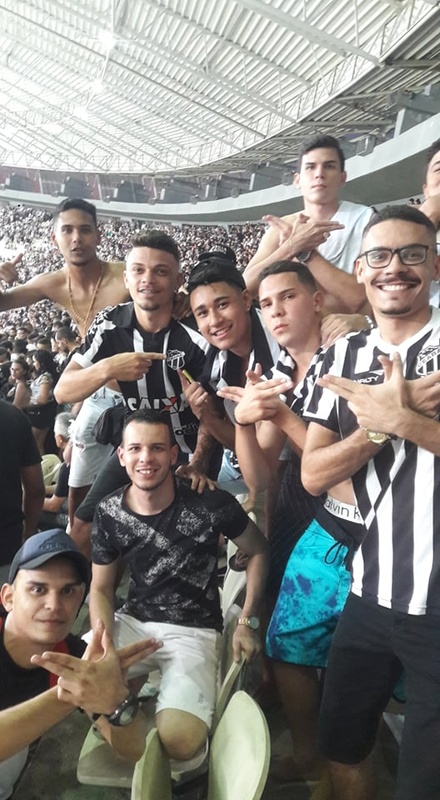 Comemorando a vitória do Vozão em cima do Vitória-BA