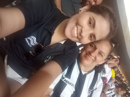 Mãe e filha alvinegra