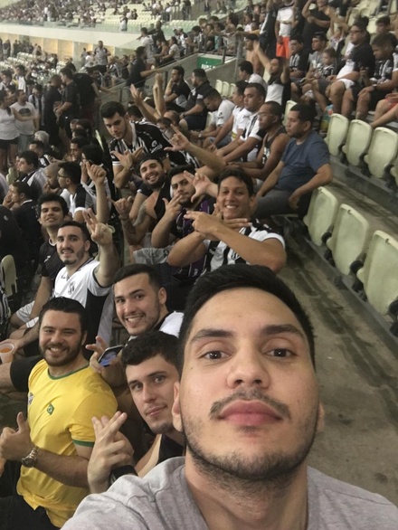 Galera da tota torcendo pelo vozão