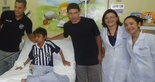 [15-06] Jovem torcedor recebe visita de jogadores do Vozão - 2