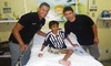 Submetido a transplante de fígado, jovem torcedor recebe visita de jogadores do Vozão