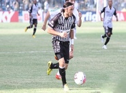 Ceará renova contrato com lateral-direito Apodi