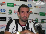 Já regularizado, Thiago Matias treina e é apresentado à imprensa