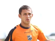 Para continuar ajudando, Paulinho garante trabalho forte