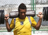 Semana começa com treinos físicos para o grupo