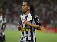 Lateral-esquerdo Vicente não vai encarar o Vila Nova