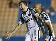 Com gol de Richardson, Ceará vence o Oeste e dá mais um passo na luta pelo acesso