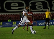 Em jogo emocionante, Ceará empata em 3 a 3 com CRB e traz vantagem para jogo de volta
