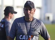 Daniel Azambuja relaciona 19 atletas para confronto entre Ceará e Horizonte
