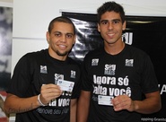 Em evento na Loja Oficial, Felipe Azevedo e Everton se associam ao clube