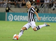 Fernandinho sobre decisão: “Buscamos momentos como esse em toda nossa carreira”