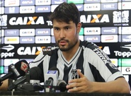 Meia Pedro Ken é apresentado oficialmente em Porangabuçu