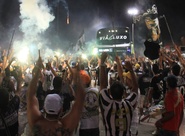 Na chegada ao Castelão, torcida recepcionou o time com “Rua de fogo”