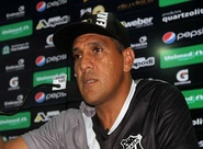 Técnico Silas é apresentado em Porangabuçu: "Vamos para a luta"