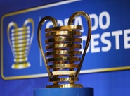 Taça da Copa do Nordeste desembarcou em solo cearense nessa quinta-feira