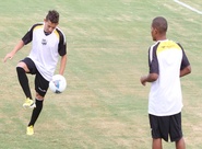 De roupa nova, elenco alvinegro se reapresentou no Ceten