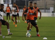 Uma semana antes da volta do Brasileirão, elenco tem dia de treinamento intenso