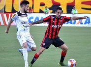 Ceará perde muitos gols e é derrotado pelo Vitória, em Salvador/BA
