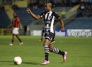 Após estreia, Wescley fala sobre vitória suada: "Veio na raça”