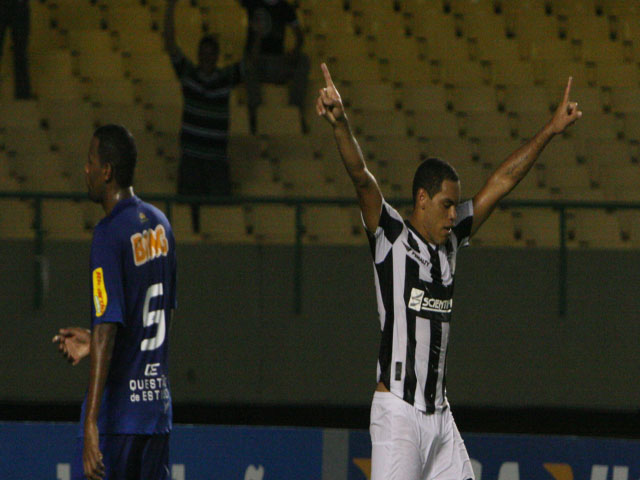 Ceará 1 x 0 Cruzeiro - 30/05 às 18h30 - Castelão - 9
