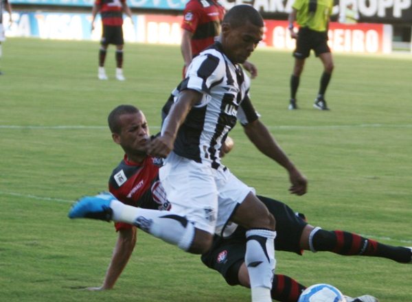 Ceará 1 x 0 Vitória - 23 de maio de 2010 às 16hs - Castelão - 10