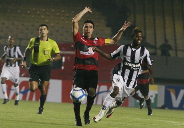 Ceará 1 x 0 Vitória - 23 de maio de 2010 às 16hs - Castelão - 16
