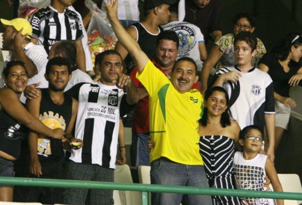 Ceará 1 x 0 Vitória - 23 de maio de 2010 às 16hs - Castelão - 24