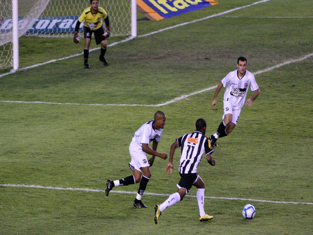 Atlético-MG 0 x 1 Ceará - 06/06 às 16h - Mineirão - 8