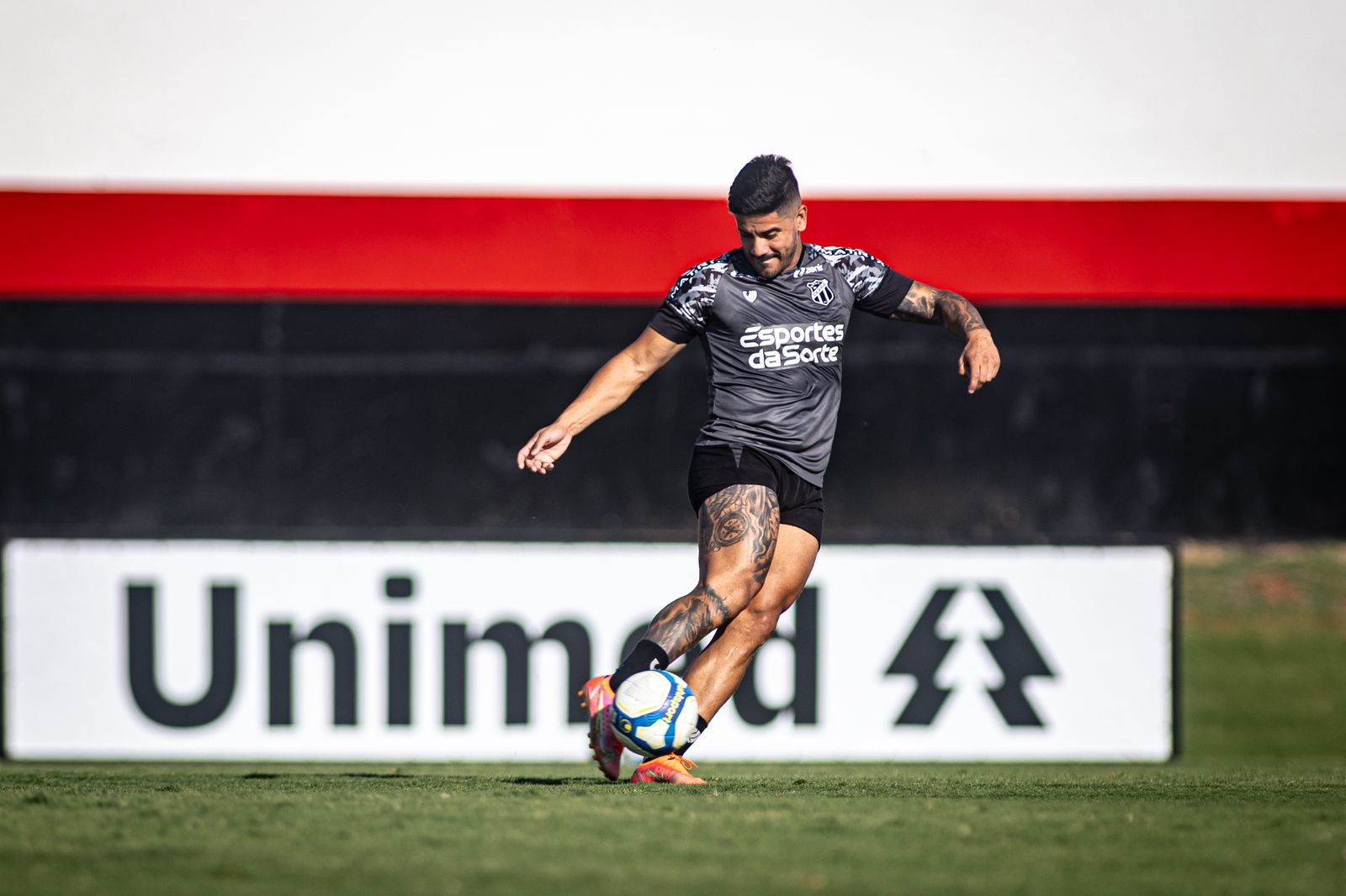 Na véspera da partida com o Goiás, Ceará finaliza preparação em treino no CT do Atlético/GO