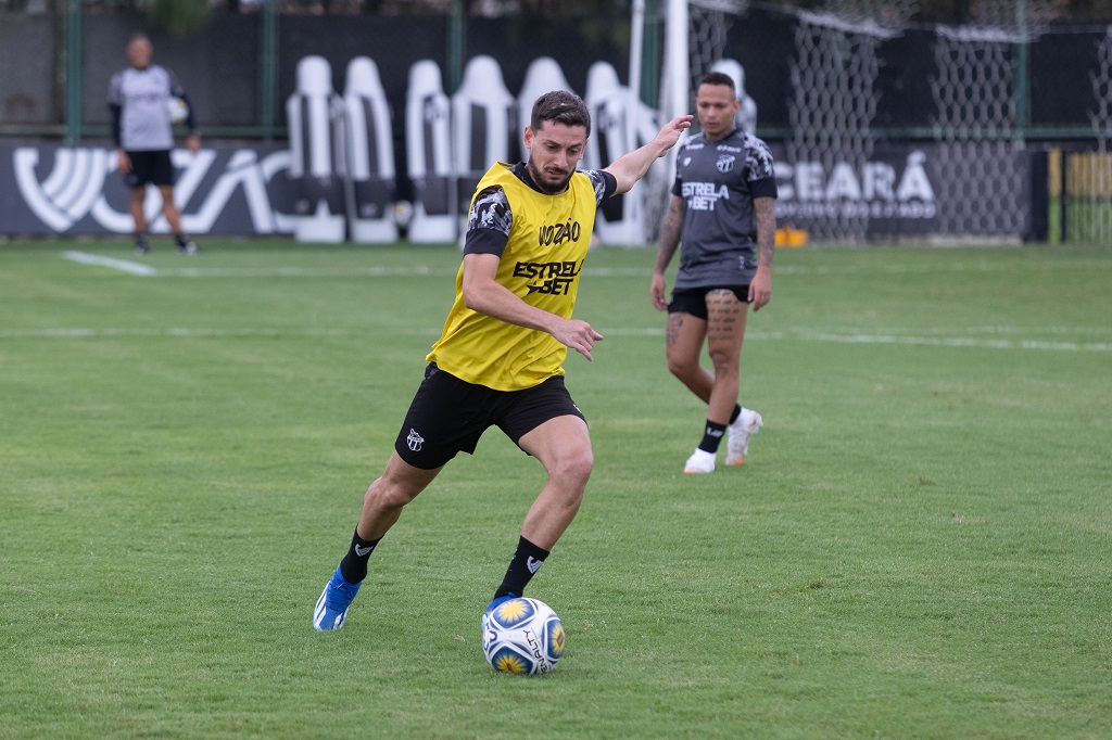 Elenco alvinegro inicia preparação para confronto com o Bahia na tarde desta sexta-feira