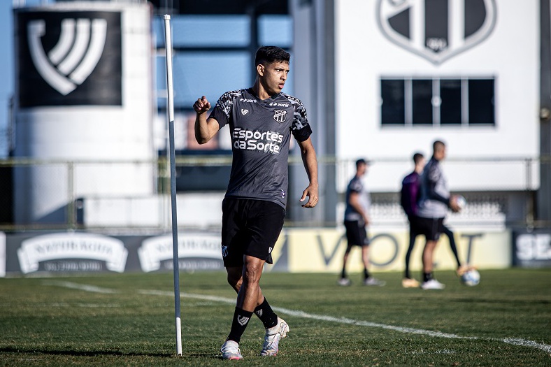 Ceará encerra a preparação para encarar o Vila Nova com treino apronto