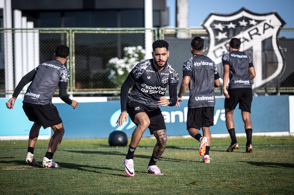 No CT de Porangabuçu, Ceará finalização a preparação para encarar o Guarani/SP