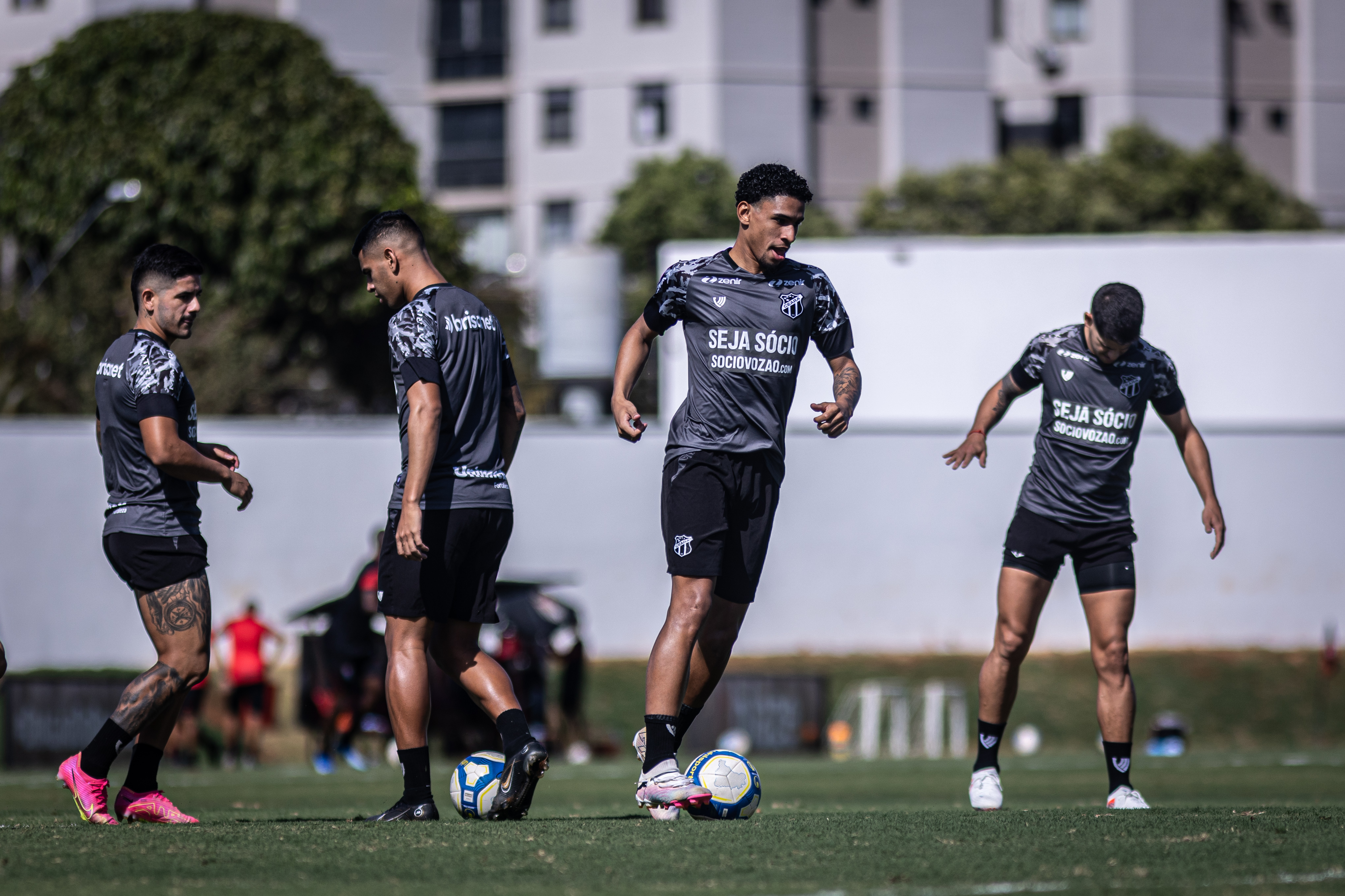 Em Goiânia, Ceará faz último treino para enfrentar o Vila Nova