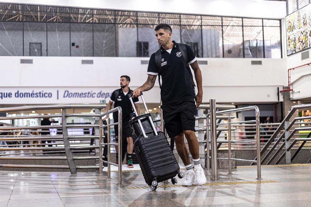 Elenco do Vozão embarca para Goiânia visando a próxima partida na Série B