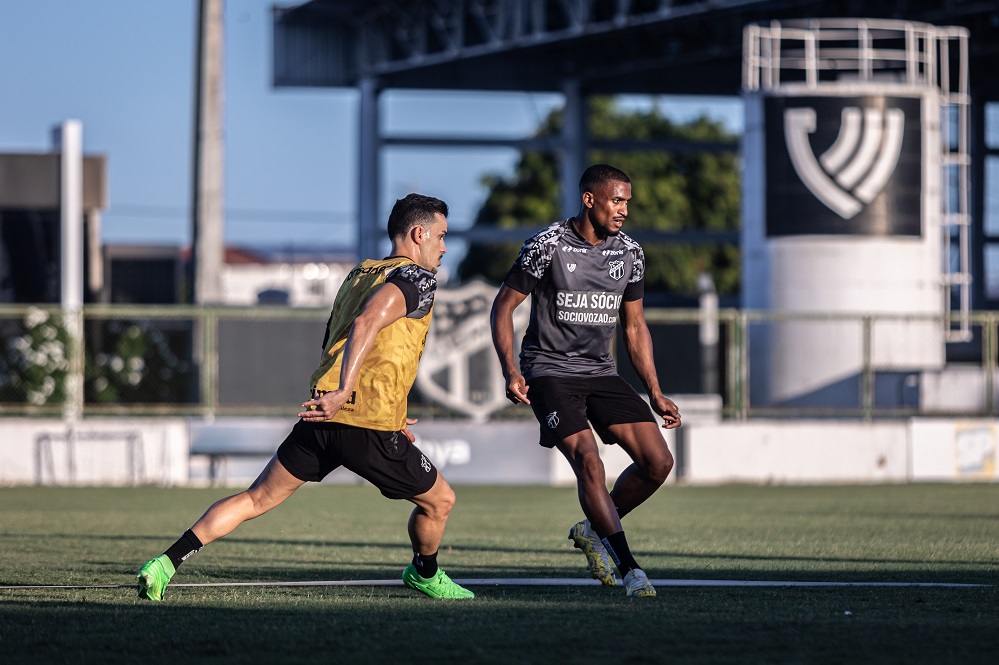 Ceará tem treino tático visando a partida contra o Coritiba