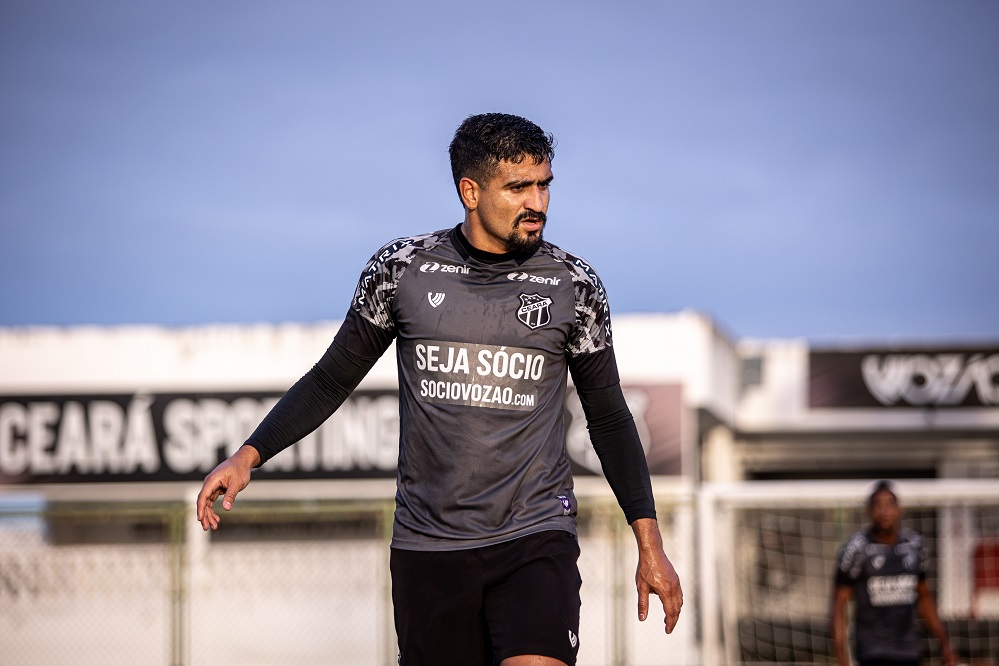 Em Porangabuçu, elenco alvinegro realiza treino tático visando o Brusque/SC