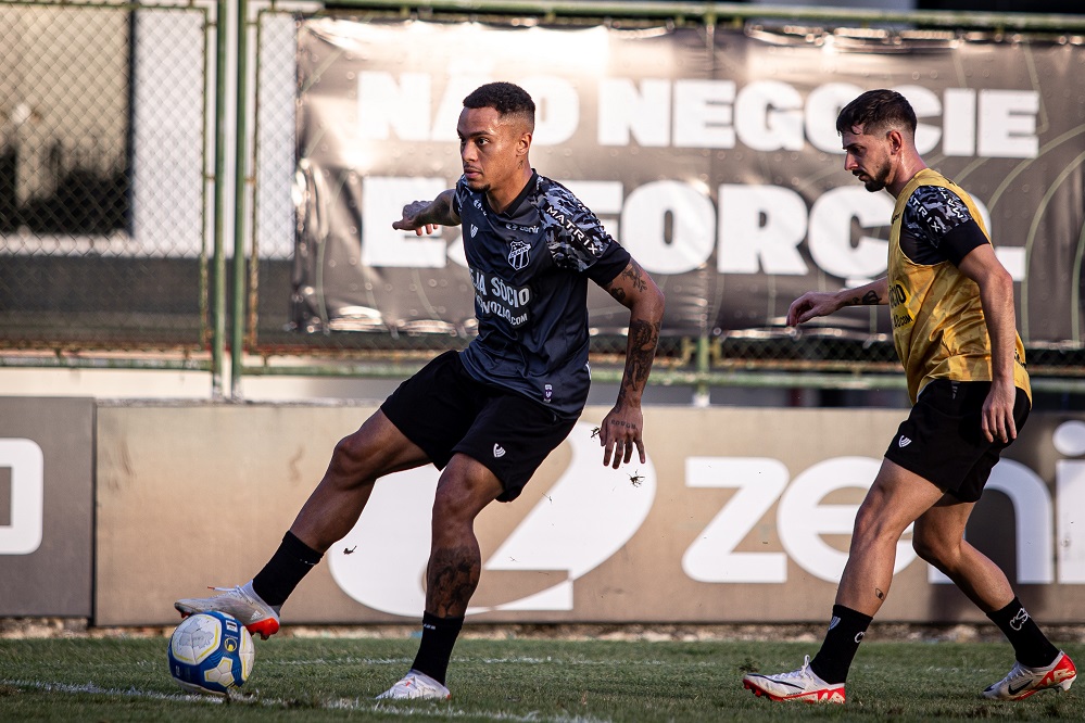 Elenco alvinegro inicia treinos visando o jogo contra o Coritiba