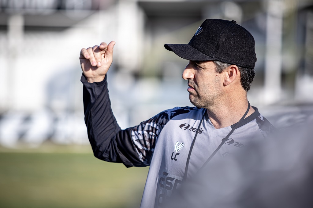 Léo Condé orienta treinamento tático e Ceará está pronto para enfrentar o América/MG