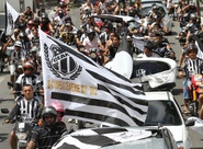 Carreata do BI: Alvinegros pintam a capital de preto e branco