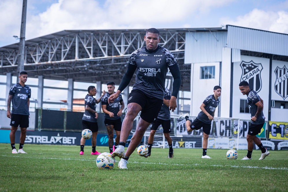 Ceará fecha semana de treinos para a final do estadual