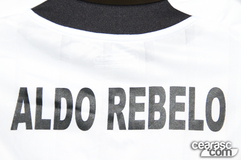[23-04] Visitando obras no Castelão, Ministro Aldo Rebelo recebe camisa personalizada do Ceará - 2