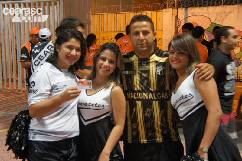 [24-08] Ceará 1 x 3 Vitória - Torcida - 33