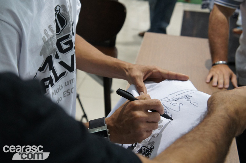 [15-09] Magno Alves recebe torcedores na Loja Oficial - 6