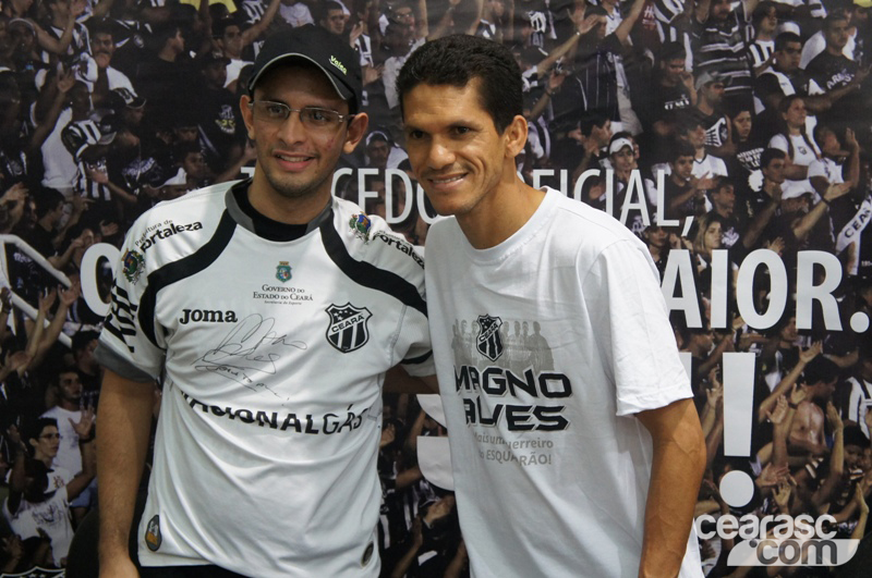 [15-09] Magno Alves recebe torcedores na Loja Oficial2 - 11