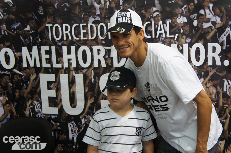 [15-09] Magno Alves recebe torcedores na Loja Oficial2 - 19