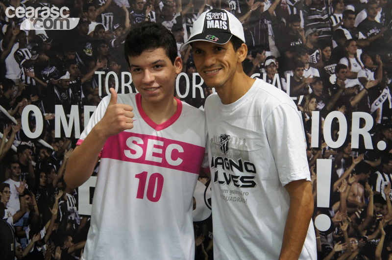 [15-09] Magno Alves recebe torcedores na Loja Oficial3 - 14