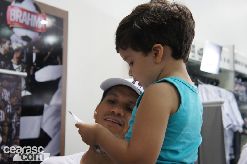 [15-09] Magno Alves recebe torcedores na Loja Oficial - 25