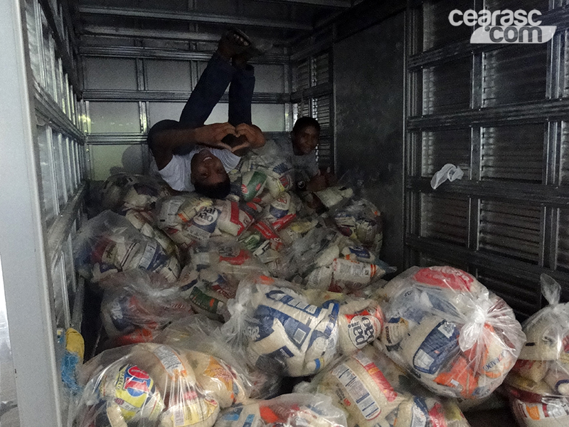 [28-01] Entrega dos alimentos doados - 17