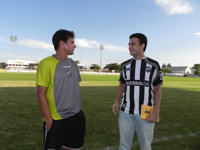 [27-01] Twitter: torcedor premiado visita o clube - 7
