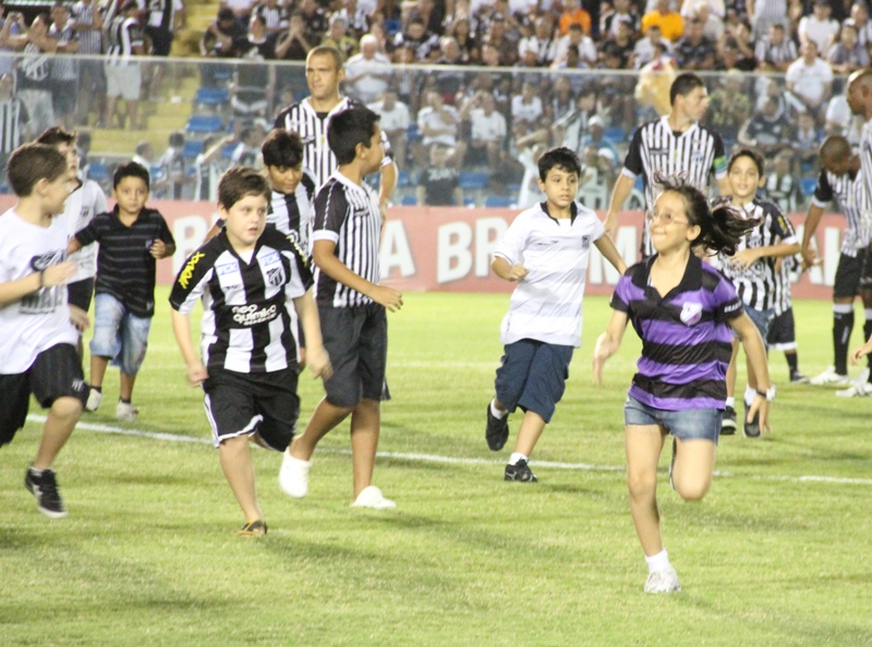 [10-08] Ceará 2 x 0 Grêmio Barueri - TORCIDA - 2